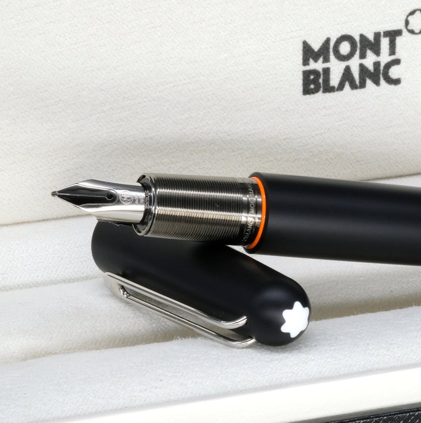 [Brand New Accessories] Montblanc Ultra Black Fountain Pen 116562