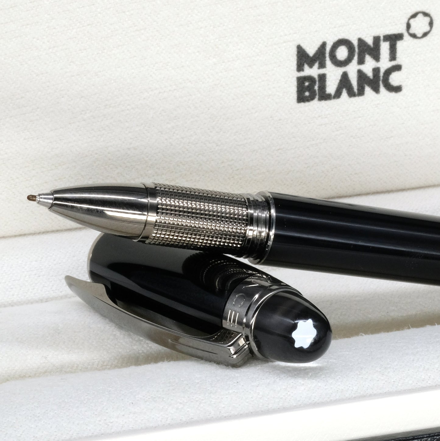 [Brand New Accessories] Montblanc Midnight Black Resin Fineliner 105656